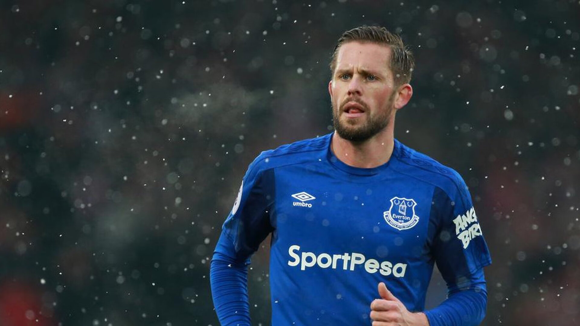 多支球队进入冲刺阶段比赛强度与对抗性显著增强，一个比赛中有冲破队突破队,你怎么选择