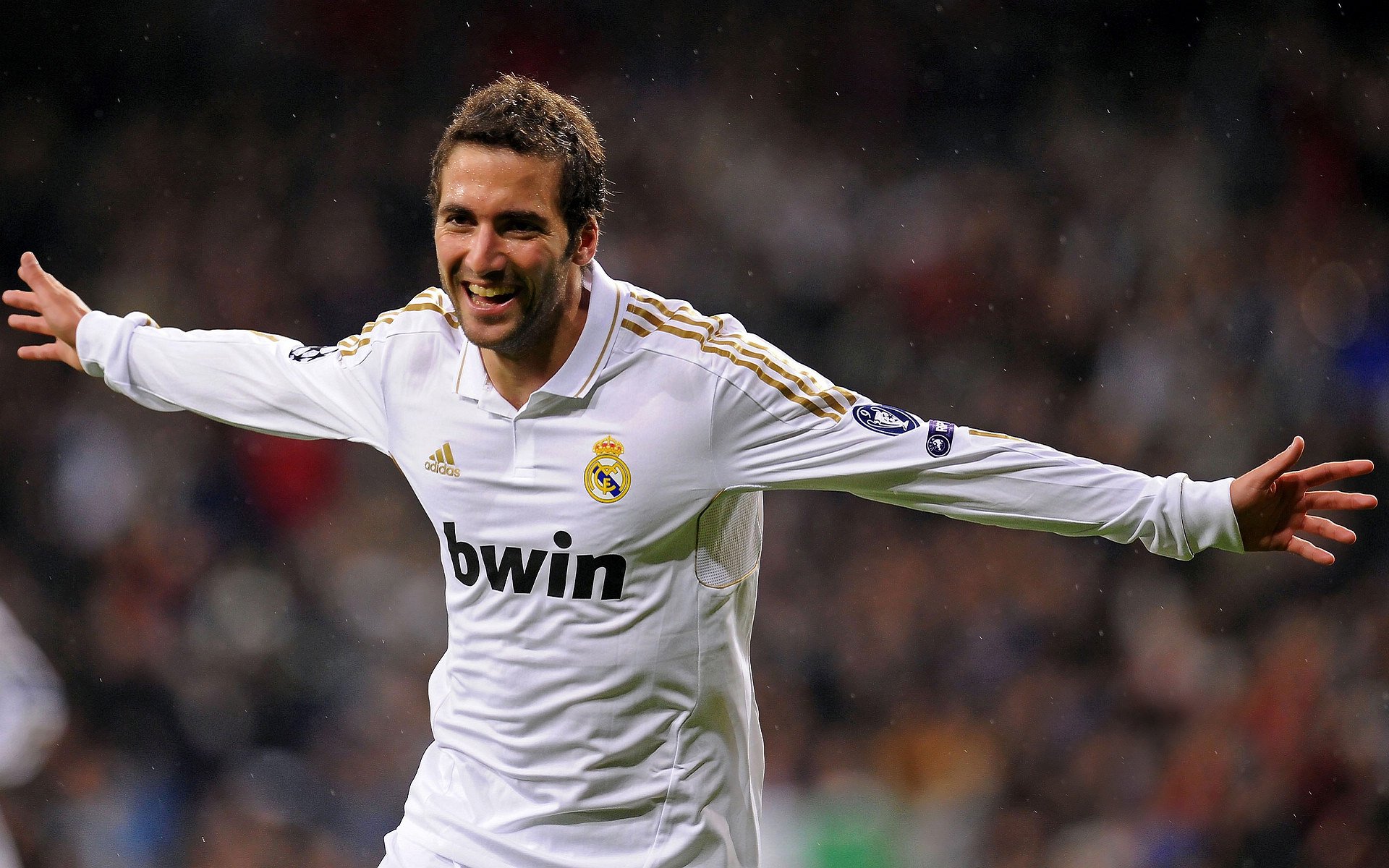 爱游戏中国电竞-赛尔·阿尔斯塔：世界杯冠军队长的防守魅力，塞尔塔主帅